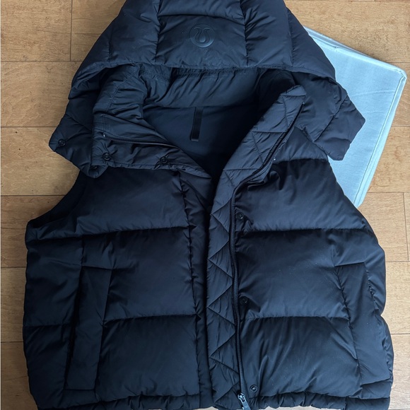 lululemon athletica Jackets & Blazers - Lululemon Black Wunder Puff Down Cropped Vest - size 10, black